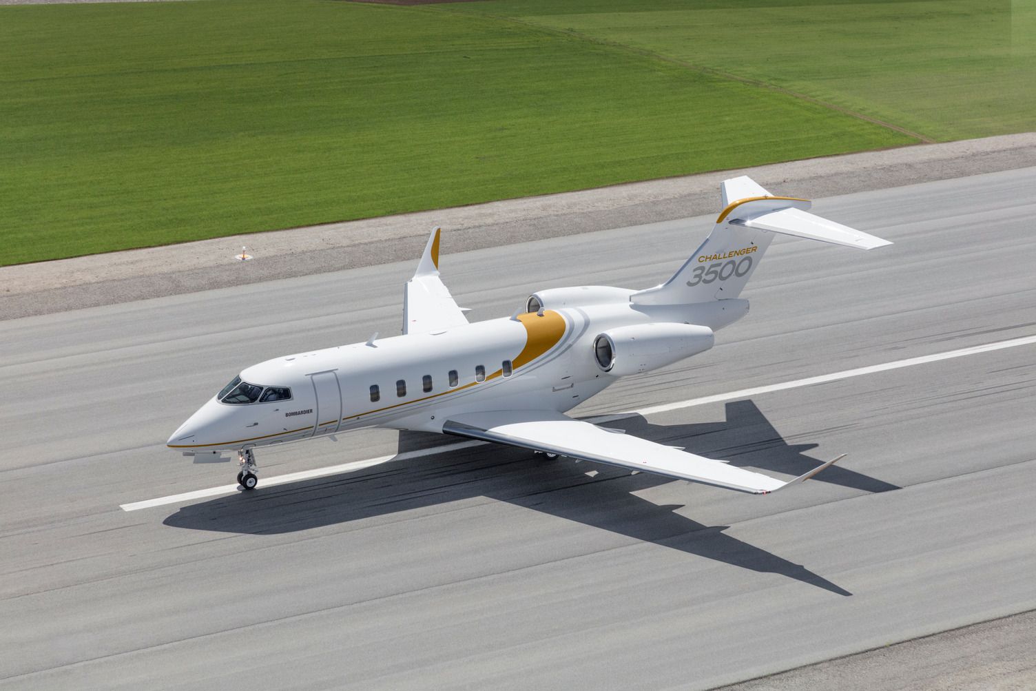 Skyservice Business Aviation Achieves Transport Canada Certification for Gogo 5G on Bombardier Challenger 300 Series