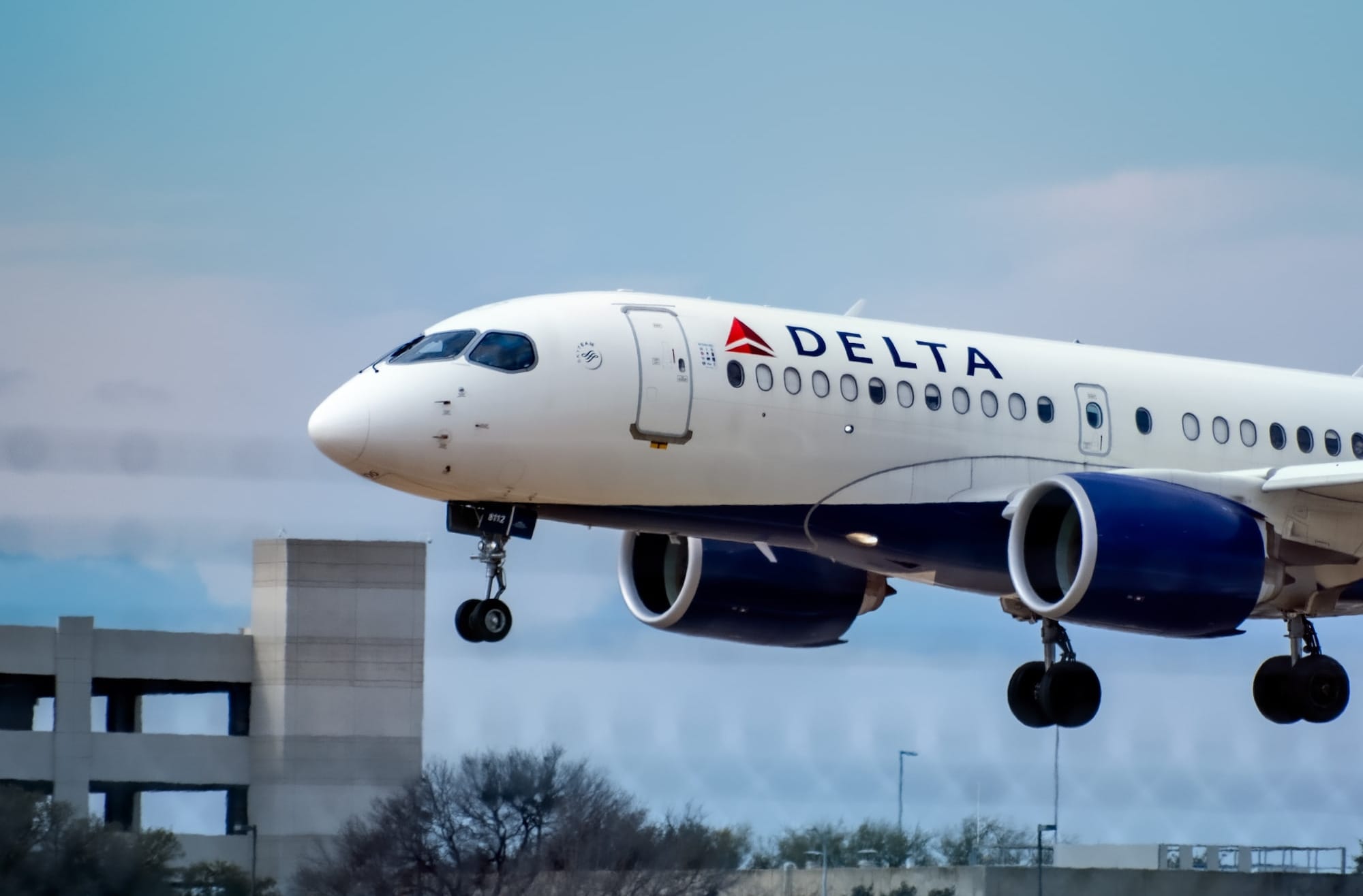 Delta Expands Touchless Digital ID Program to Major Airports Including LAX, LGA, and JFK