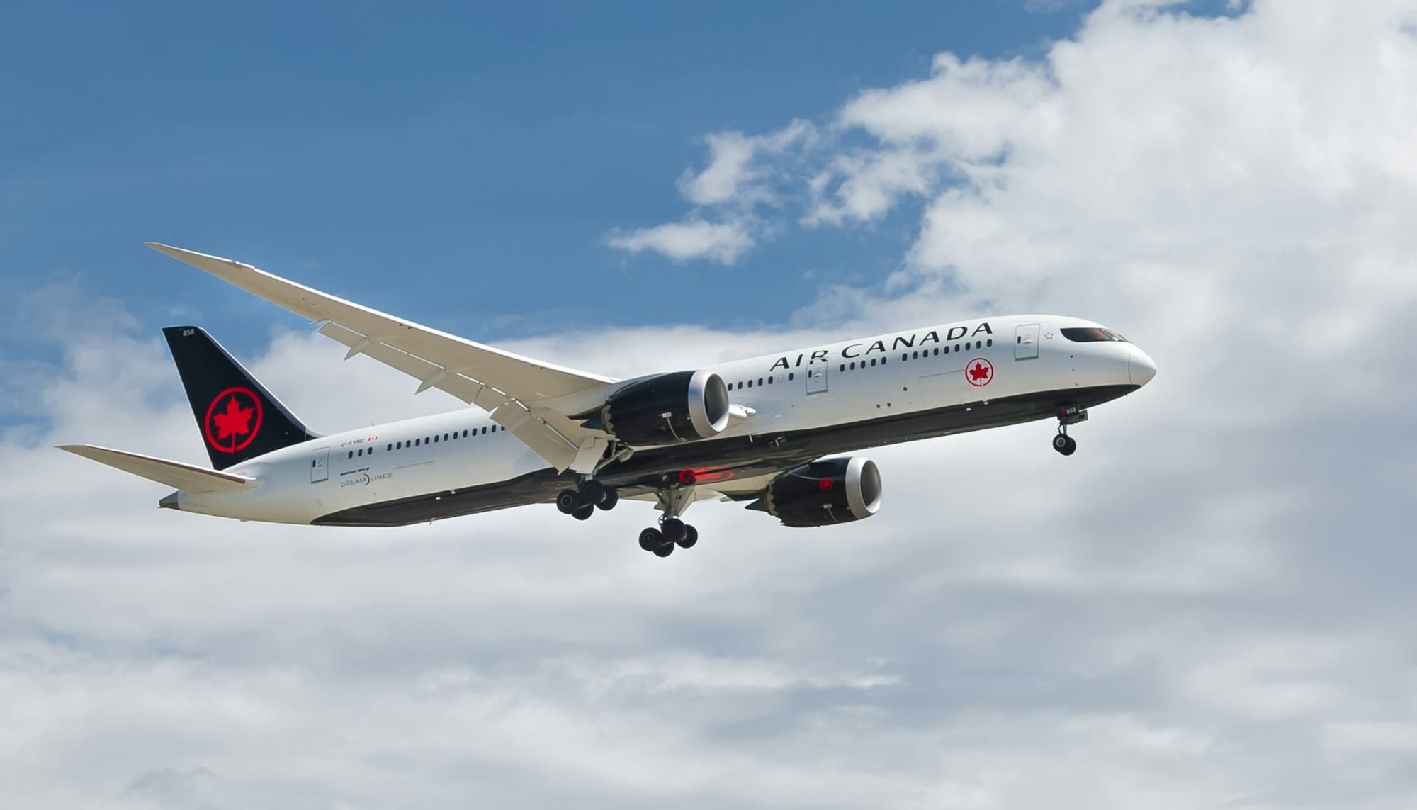 Air Canada Soars with Impressive Fourth Quarter and Full-Year 2023 Financial Results