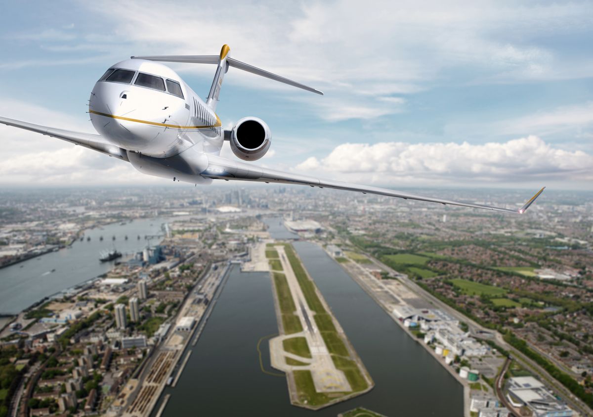 Global 8000 Takeoff London City - Photo Credit: Bombardier