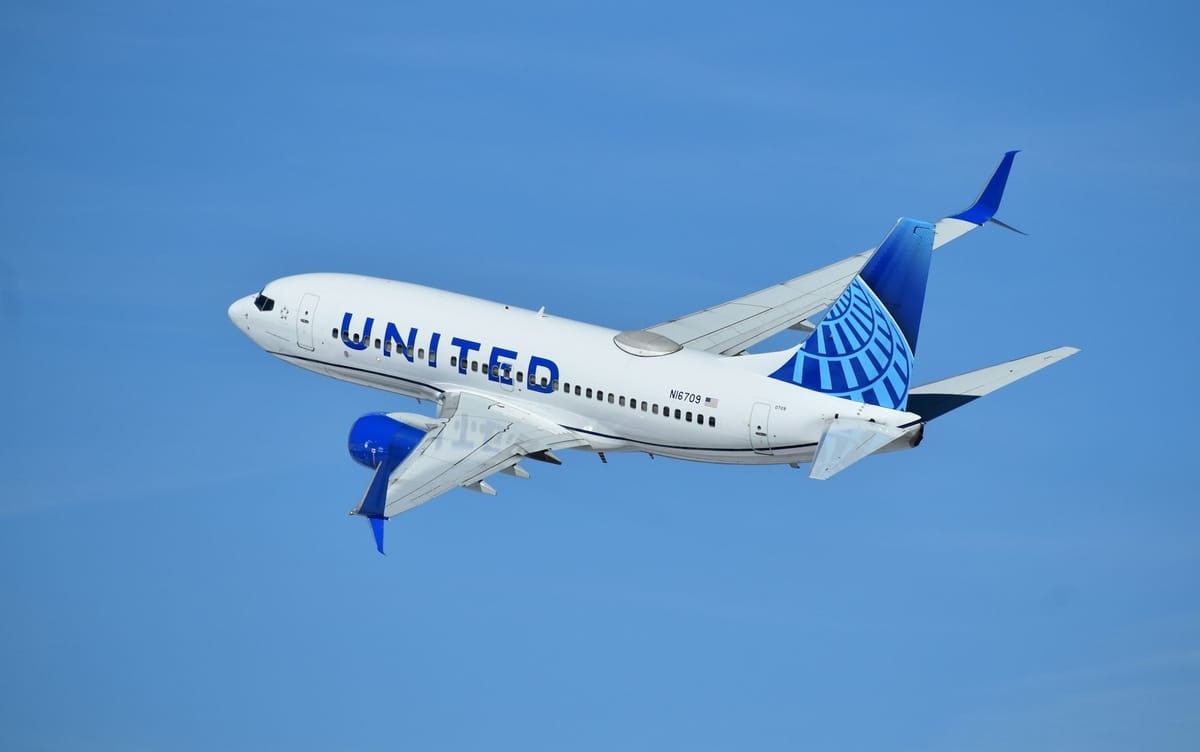 United Airlines Reports Record Q4 2025 Revenue, Beats Earnings Expectations Amid Premium Travel Surge